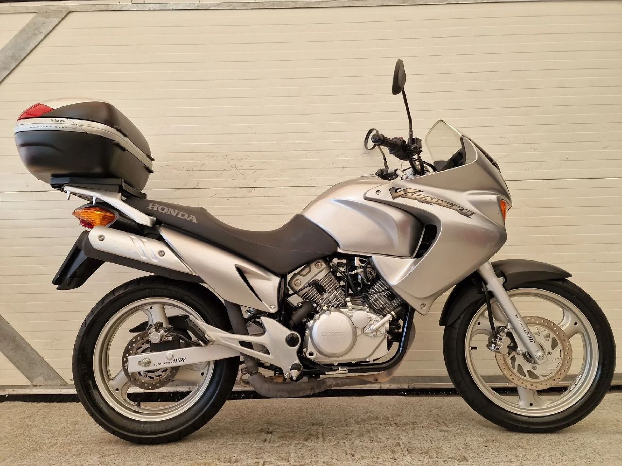 Honda Varadero Xl 125 Varadero 125 tylko 8 tys km ! PRAWKO B ! RATY !poz  kat 80 - cena: 12500 zł